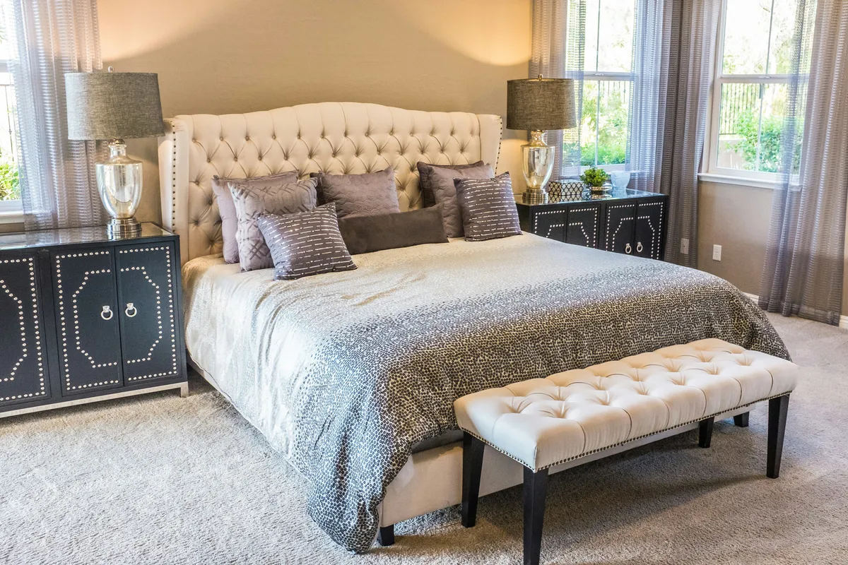 Hybrid mattress prepared in a quiet bedroom