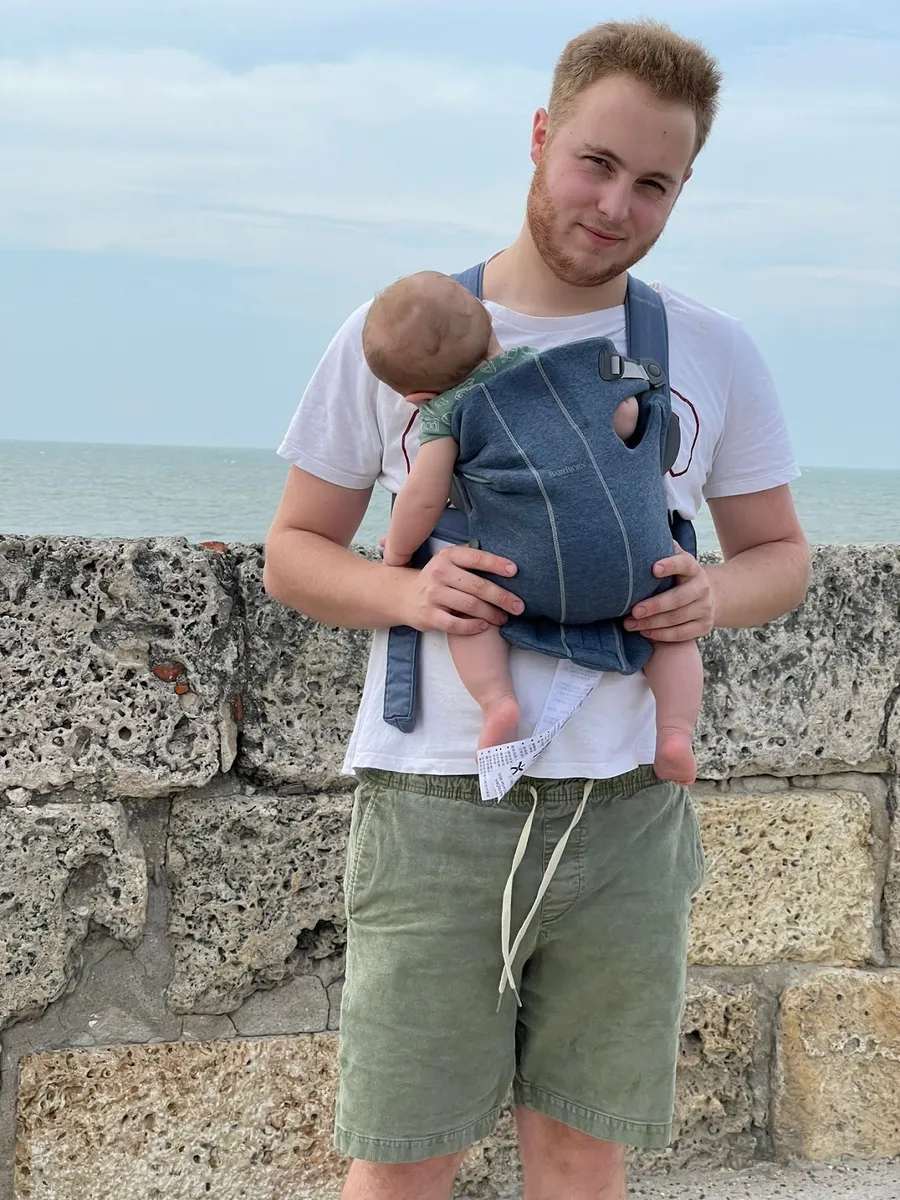 A structured baby carrier