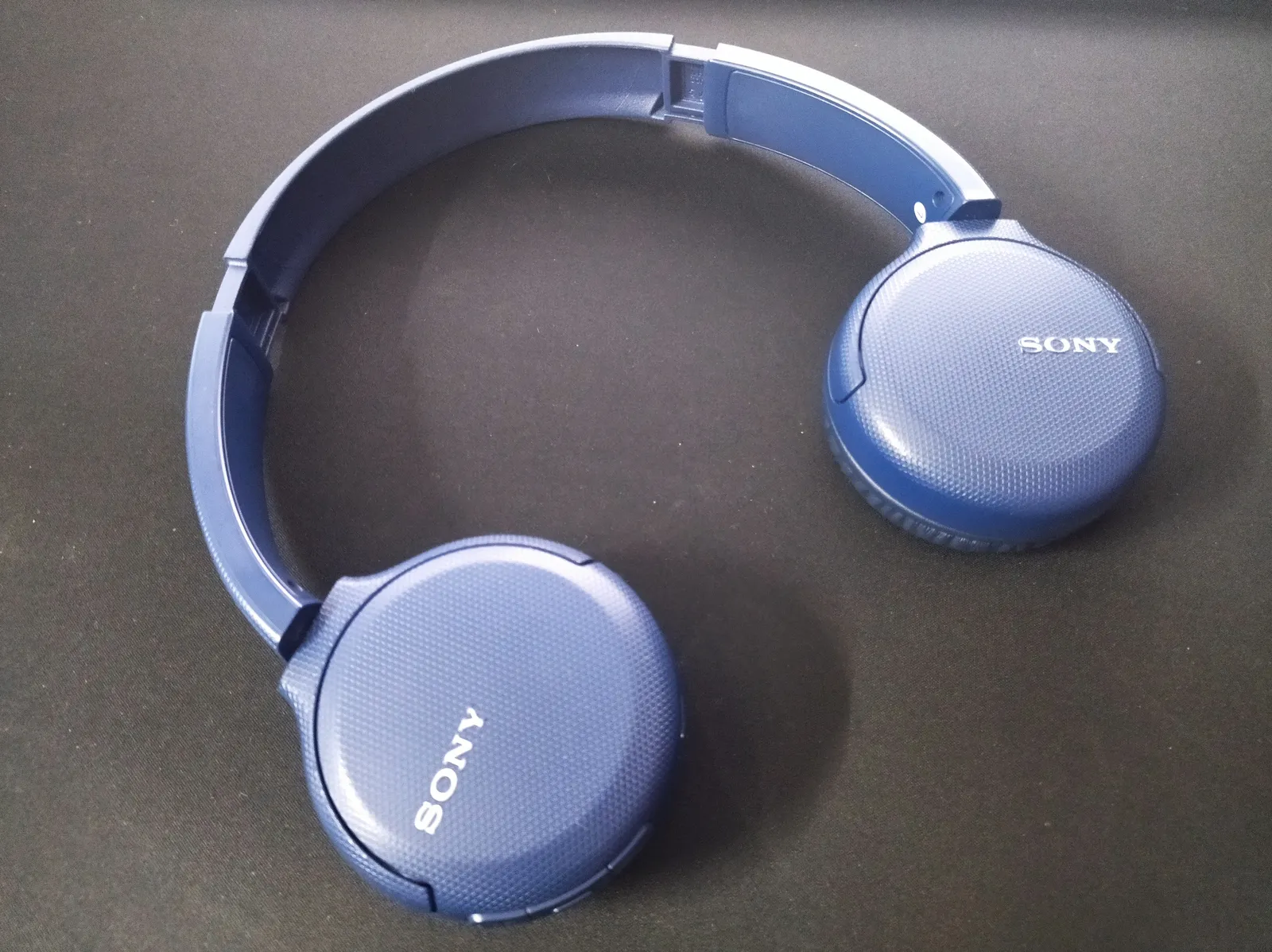 Over-Ear Headphones Buying Guide: Comfort Beats Specs