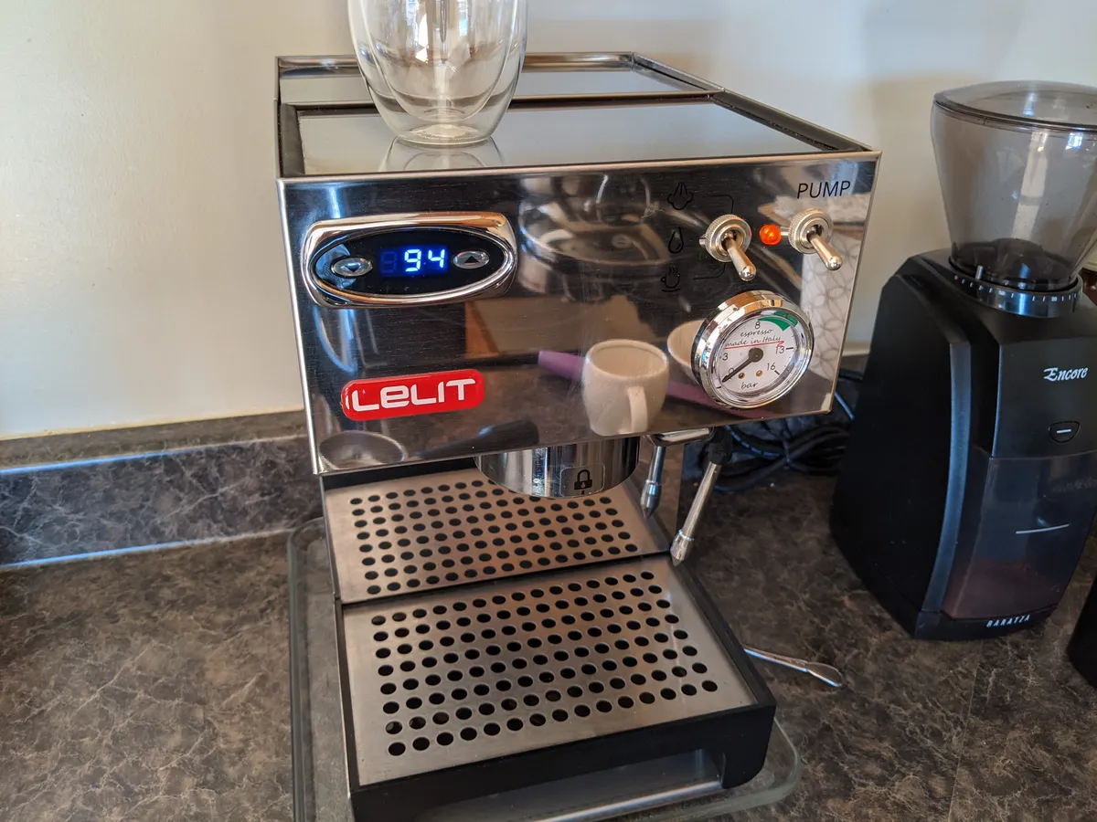 Semi-automatic espresso machine with a PID display and pressure gauge