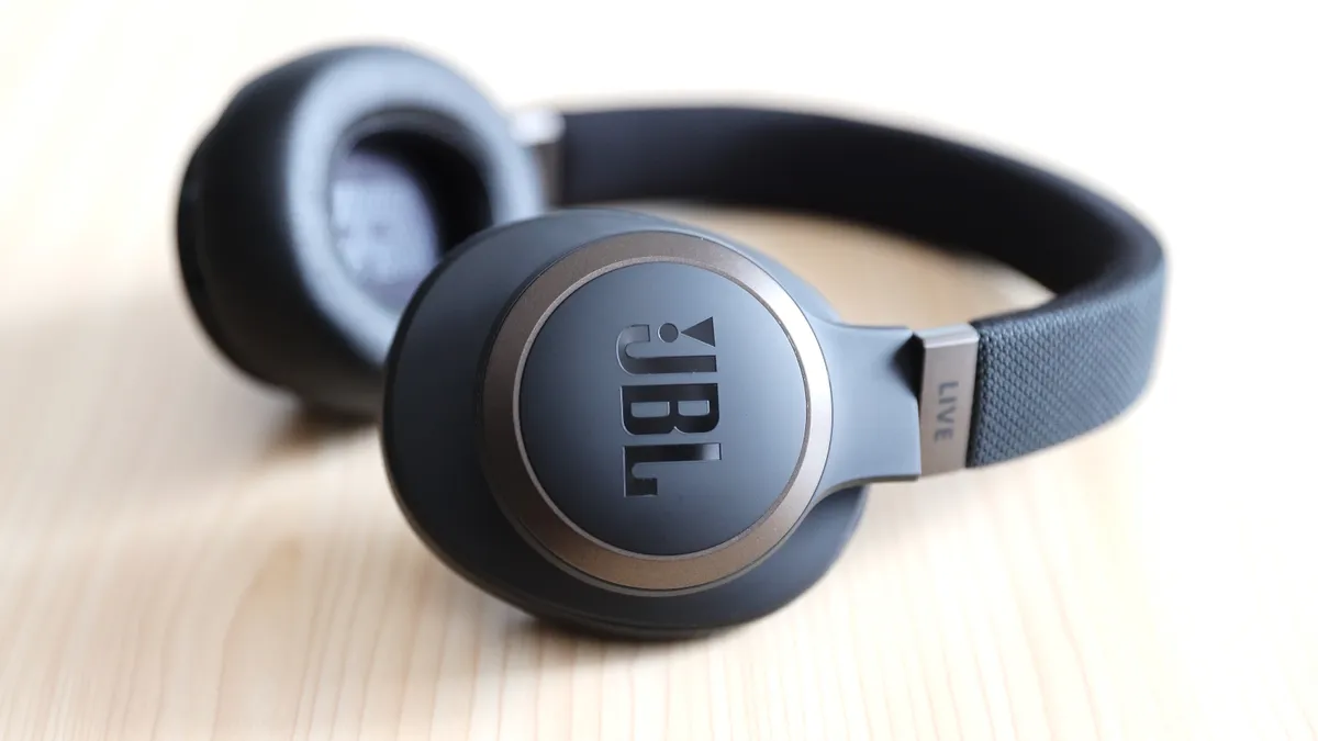 JBL LIVE 650 BTNC over-ear noise-cancelling headphone, a budget alternative to the Sony WH-1000X series