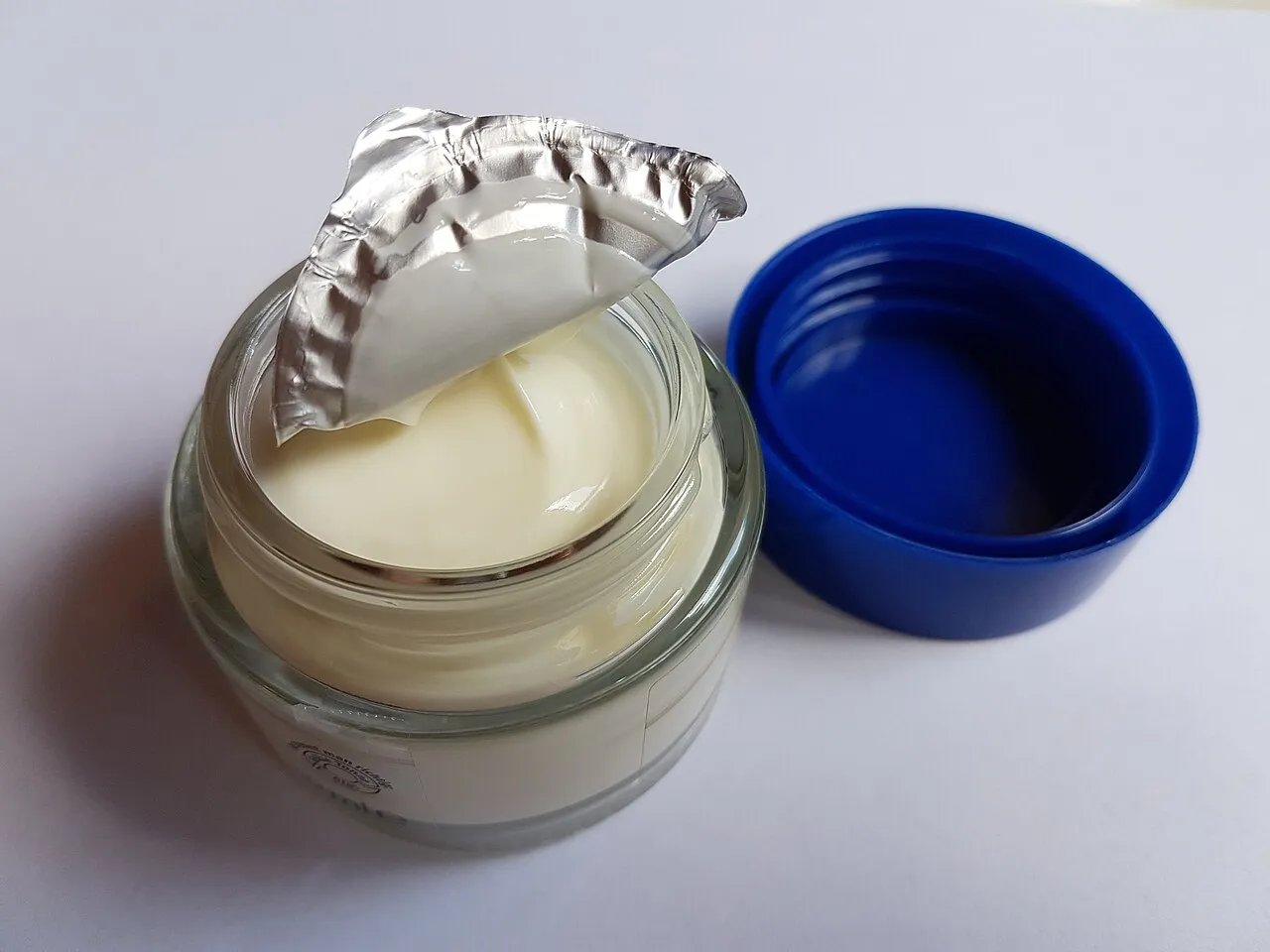 CeraVe Moisturizing Cream Review: An 8-Week Test Across Two Skin Types