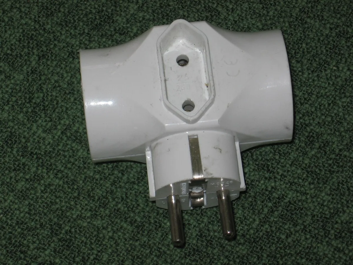 Multiple AC wall outlets, similar to a power station's output ports
