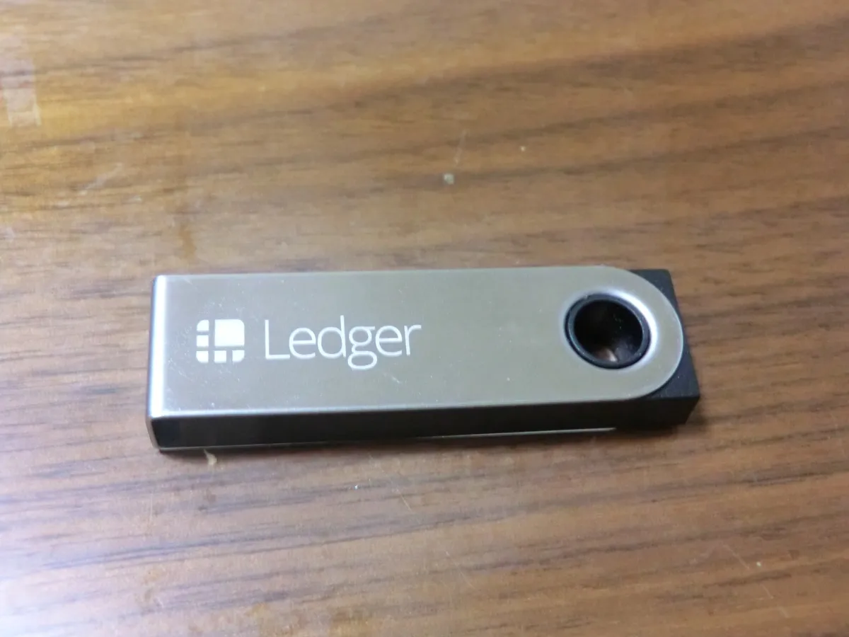 Ledger Nano S hardware wallet, the wired-only sibling device to the Nano X