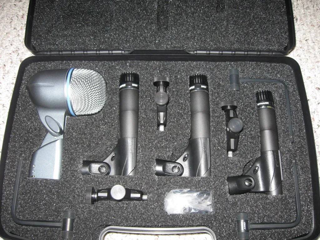 A dynamic microphone capsule, illustrating the type of cardioid dynamic element used in mics like the SM7B