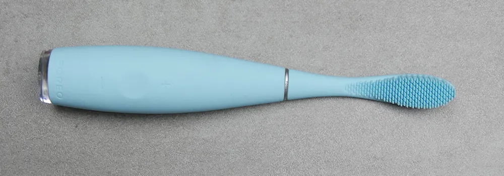 Foreo ISSA 2, a sonic silicone toothbrush from the same brand using similar pulsation technology