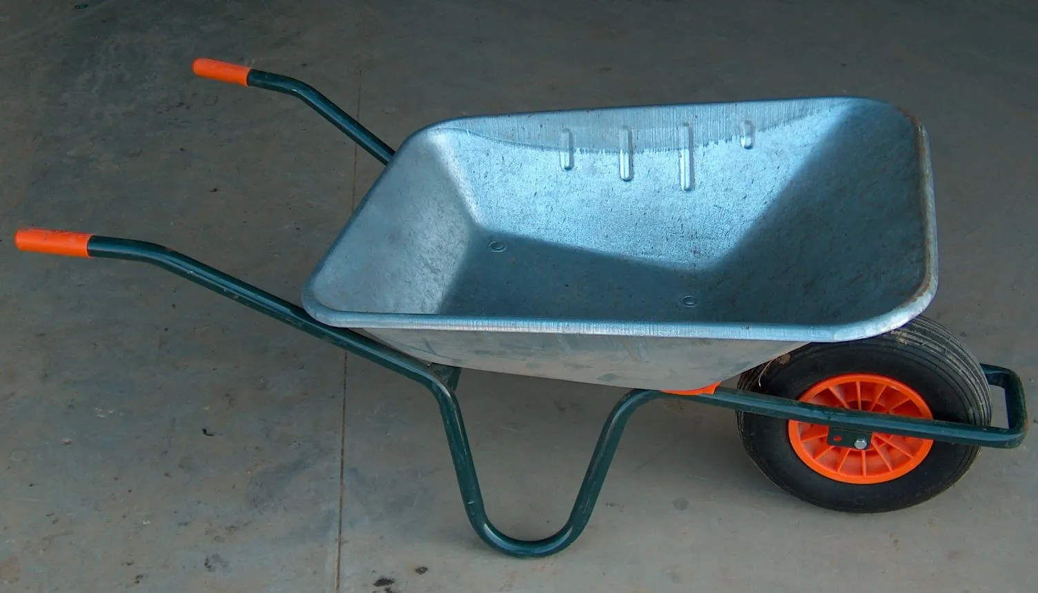 Wheelbarrow Review: 4 Tonnes, and the Number Nobody Prints