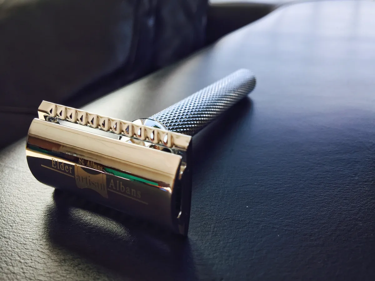 Packets of double-edge safety razor blades from different brands
