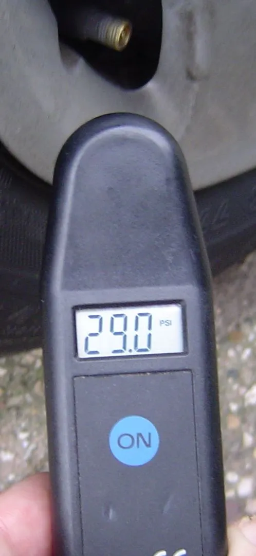 Digital Tyre Pressure Gauge Review: 90 Readings, Four Gauges