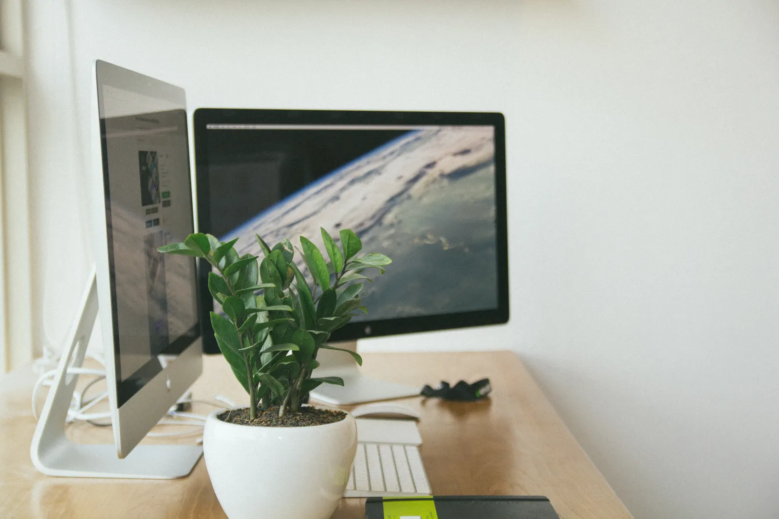 Monitor Buying Guide: Pixel Density First, Refresh Rate Second